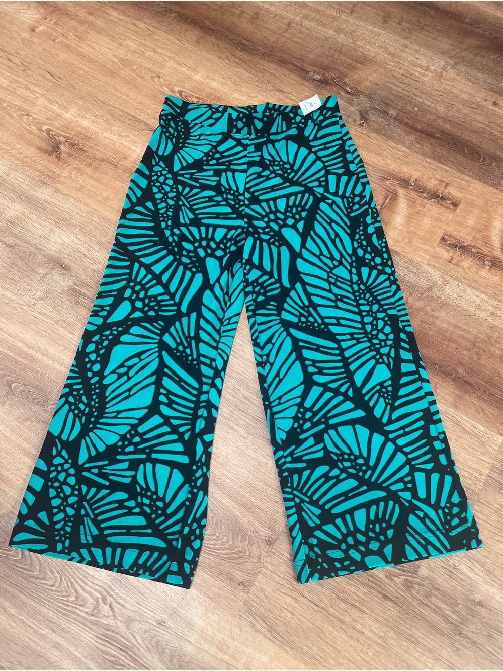 Chicos Travelers Wide Leg Crop Petite Pants SZ US 4 Tropical Butterfly Wing NEW